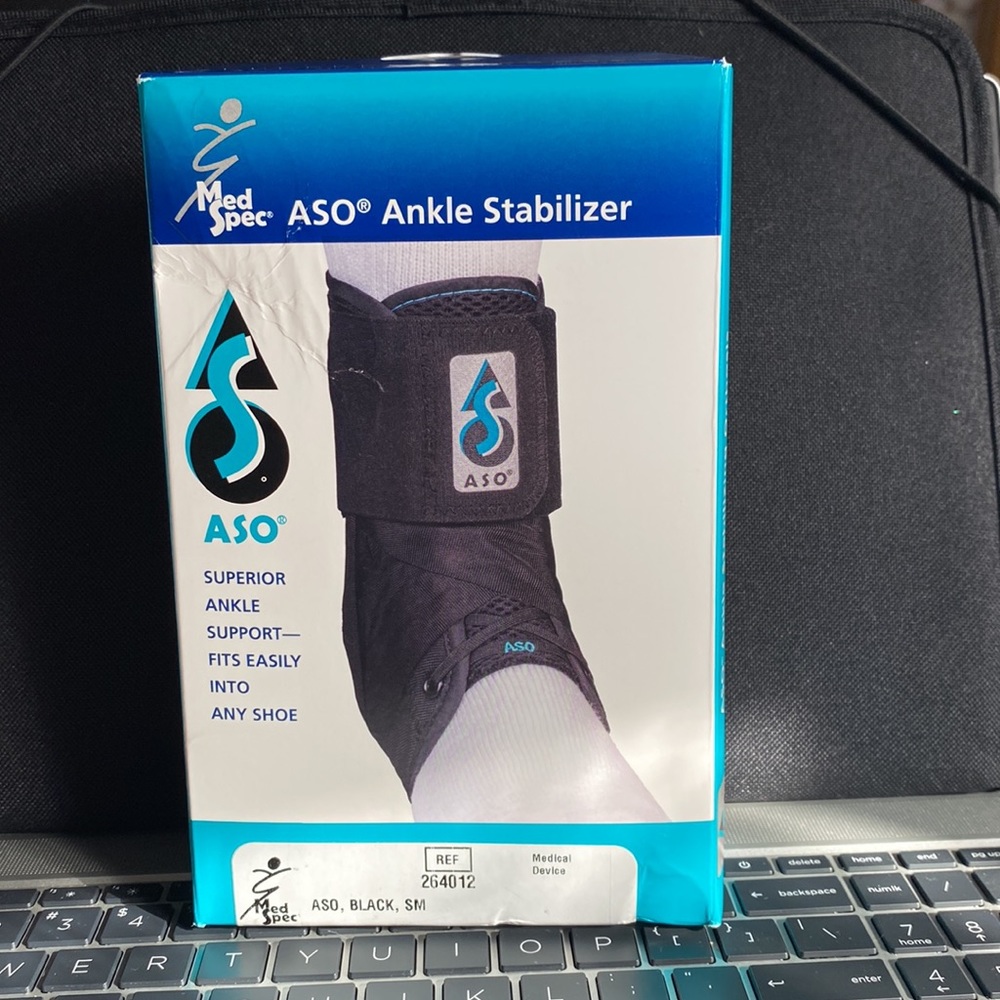 MED SPEC ASO ANKLE STABILIZER NEW IN BOX SIZE SMALL COLOR WHITE